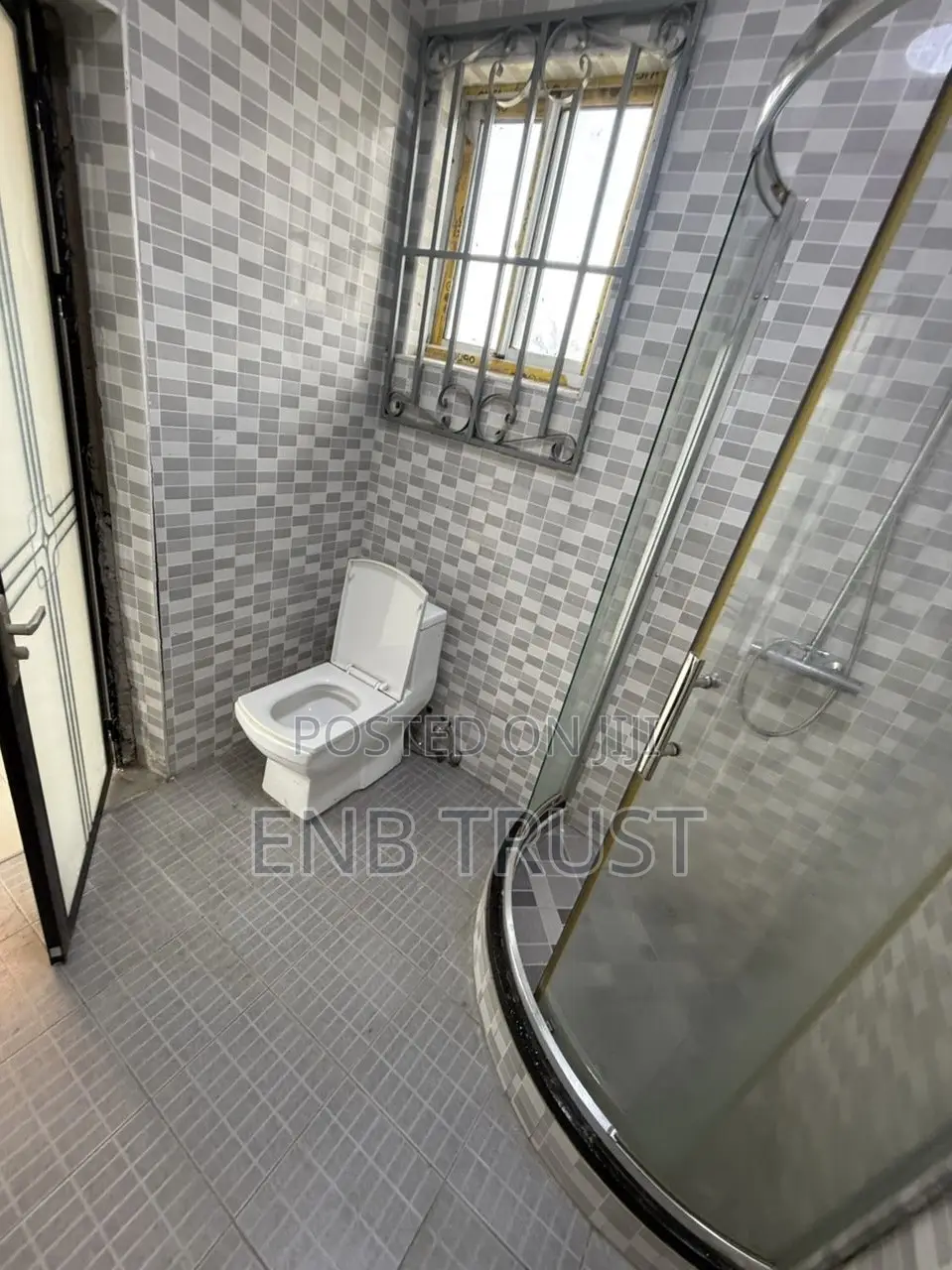 7bdrm Duplex in Tema Community 12 for rent