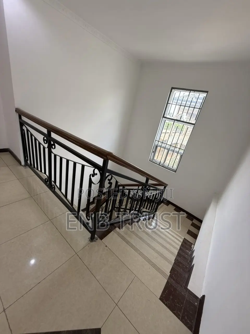 7bdrm Duplex in Tema Community 12 for rent
