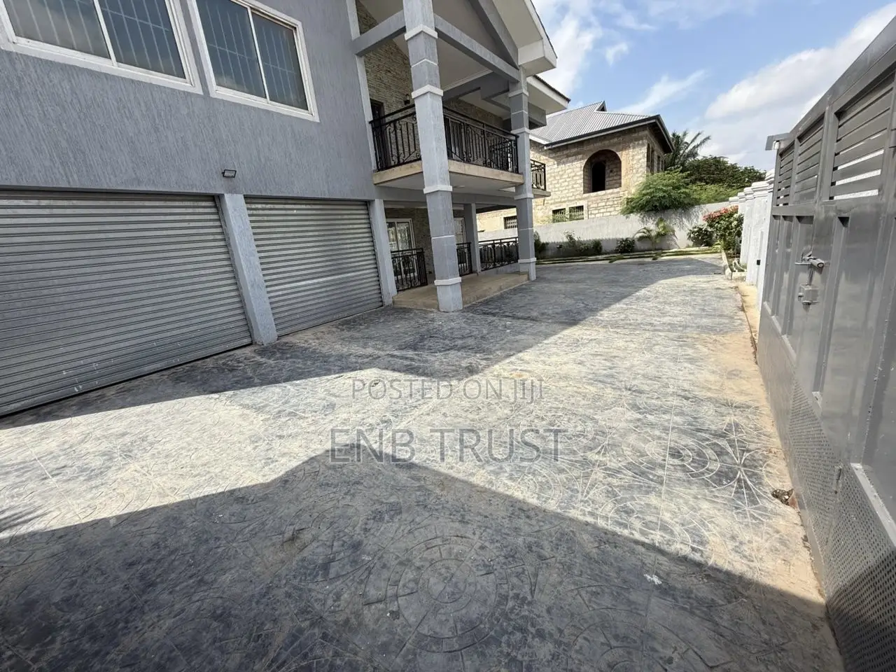 7bdrm Duplex in Tema Community 12 for rent
