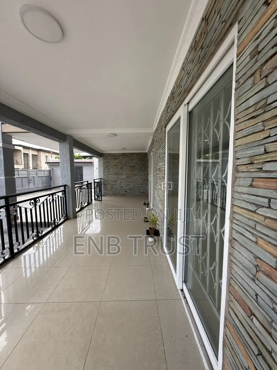 7bdrm Duplex in Tema Community 12 for rent