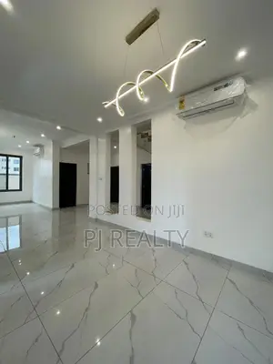 4bdrm House in Lake Side Estate for sale