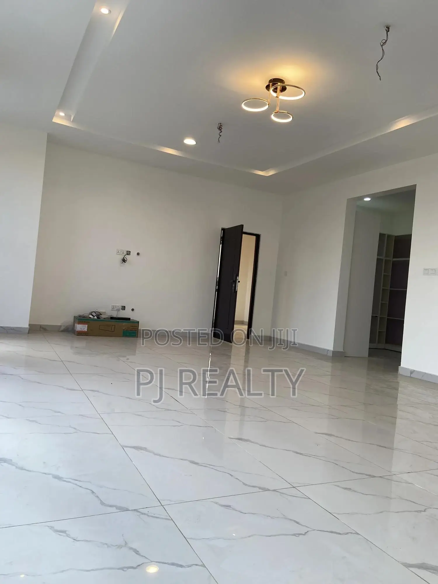 4bdrm House in Lake Side Estate for sale