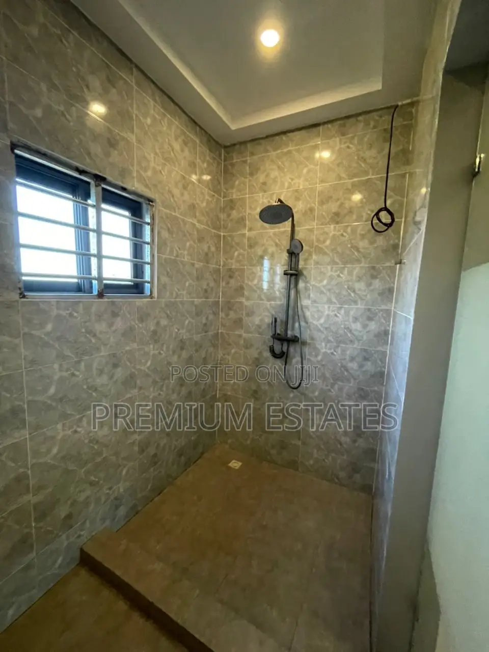 3bdrm Townhouse/Terrace in Lake Side Estate for sale
