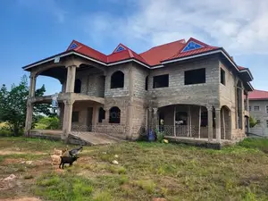 7bdrm House in Oyibi for sale