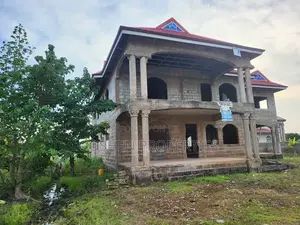 7bdrm House in Oyibi for sale