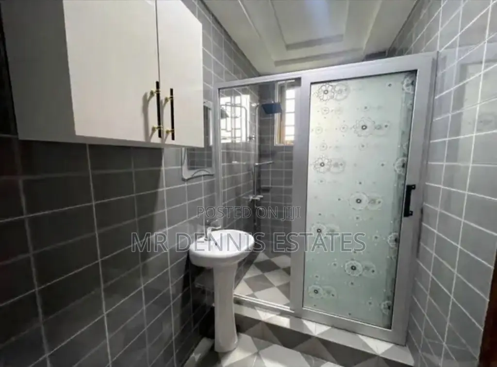 2bdrm Apartment in Westhills Mall Area for rent
