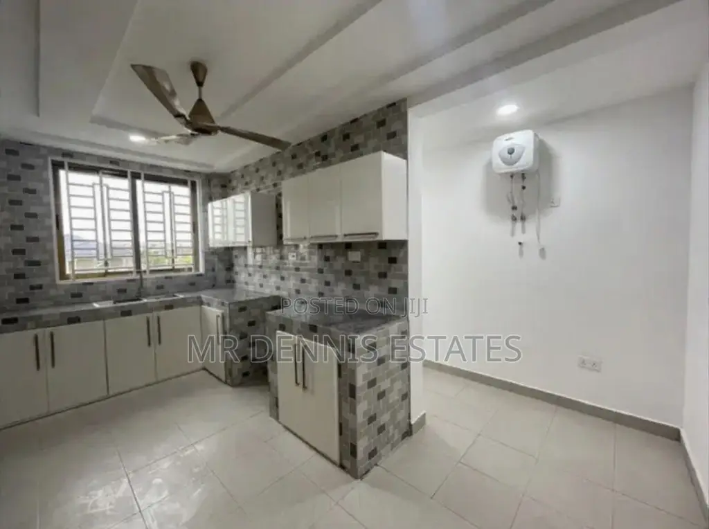 2bdrm Apartment in Westhills Mall Area for rent