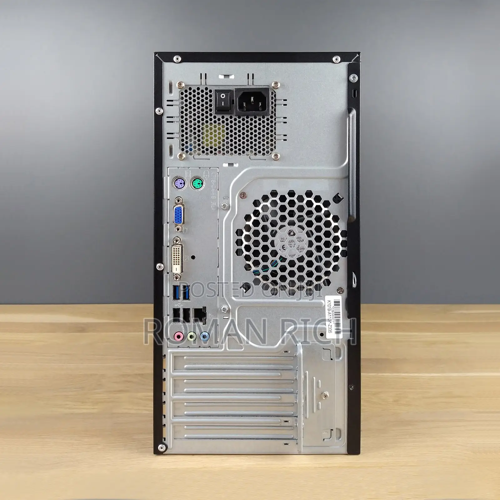 Desktop Computer Fujitsu Esprimo P557/E85+ 8GB Intel Core I3 HDD 500GB