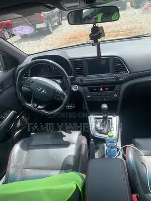 Hyundai Elantra Sport 2018 Gold