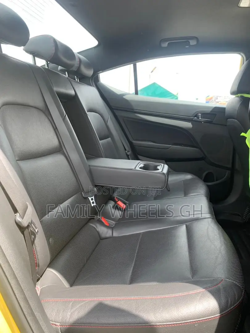 Hyundai Elantra Sport 2018 Gold