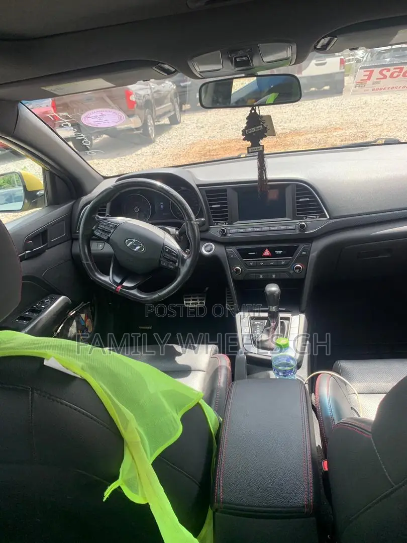 Hyundai Elantra Sport 2018 Gold