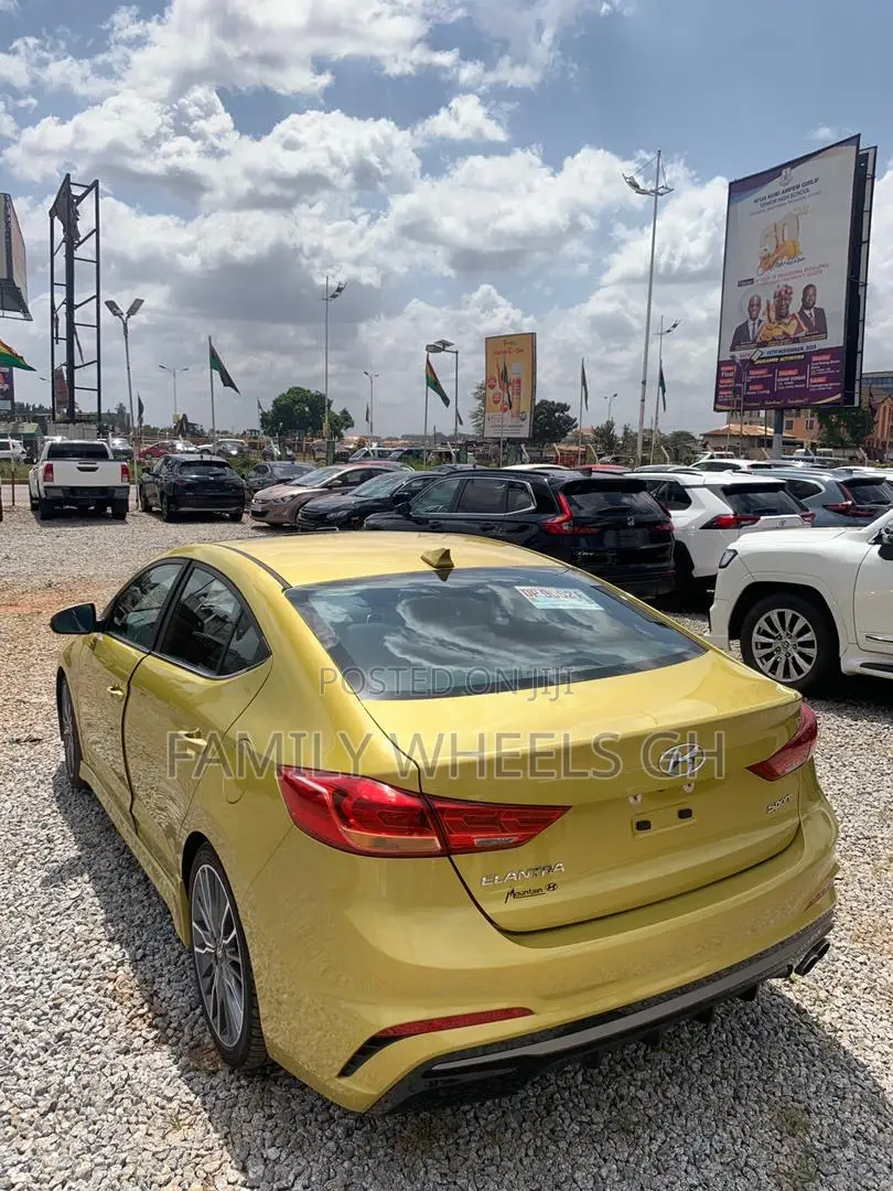 Hyundai Elantra Sport 2018 Gold