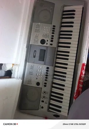 Yamaha PSR E413