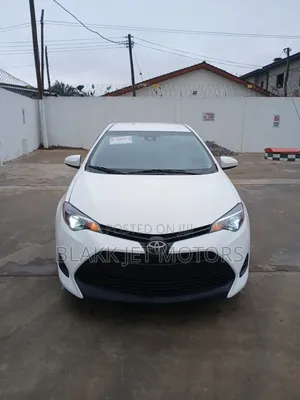 Toyota Corolla LE Eco (1.8L 4cyl 2A) 2018 White