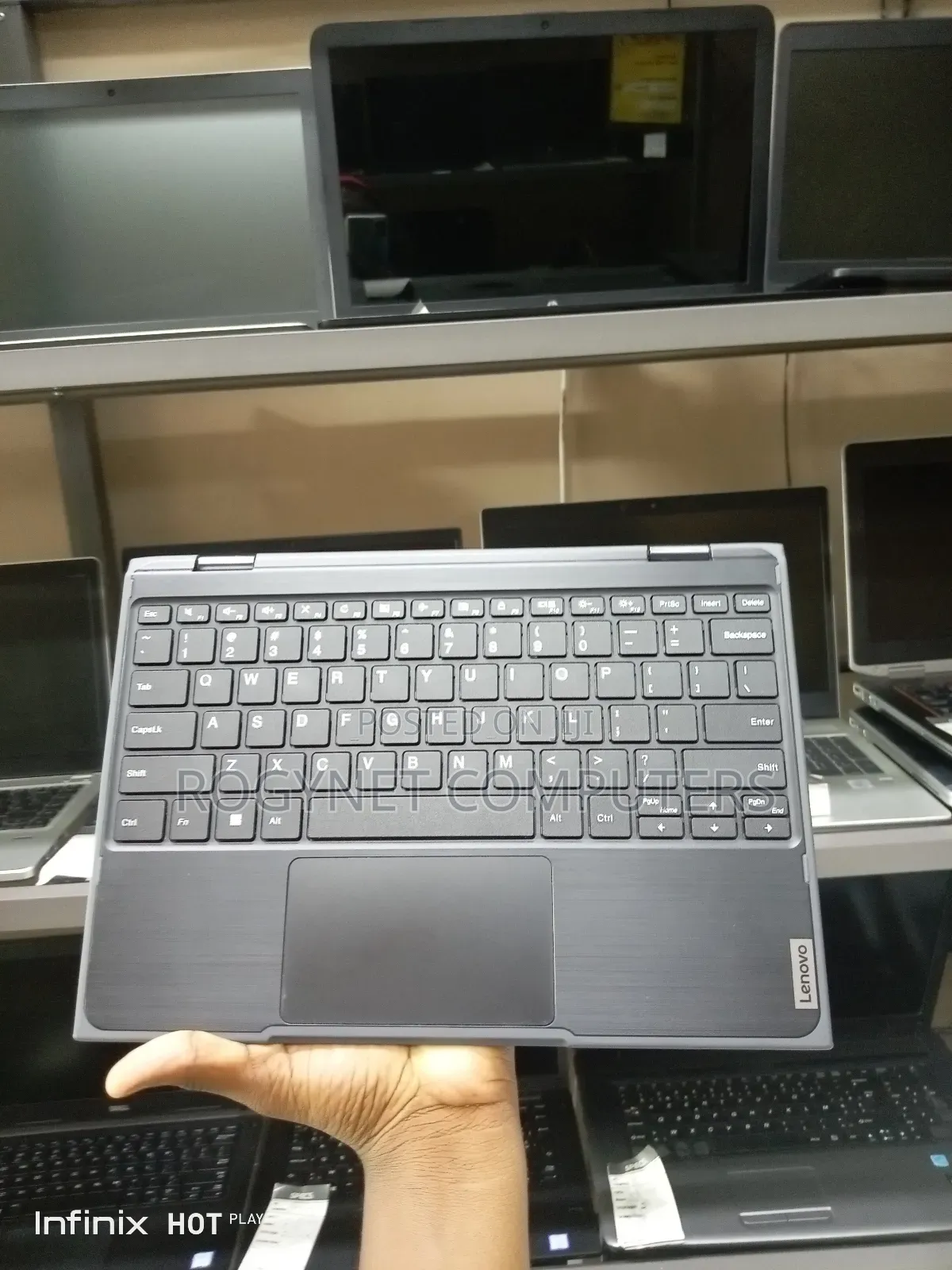 Laptop Lenovo 300e 4GB Intel Celeron SSD 72GB