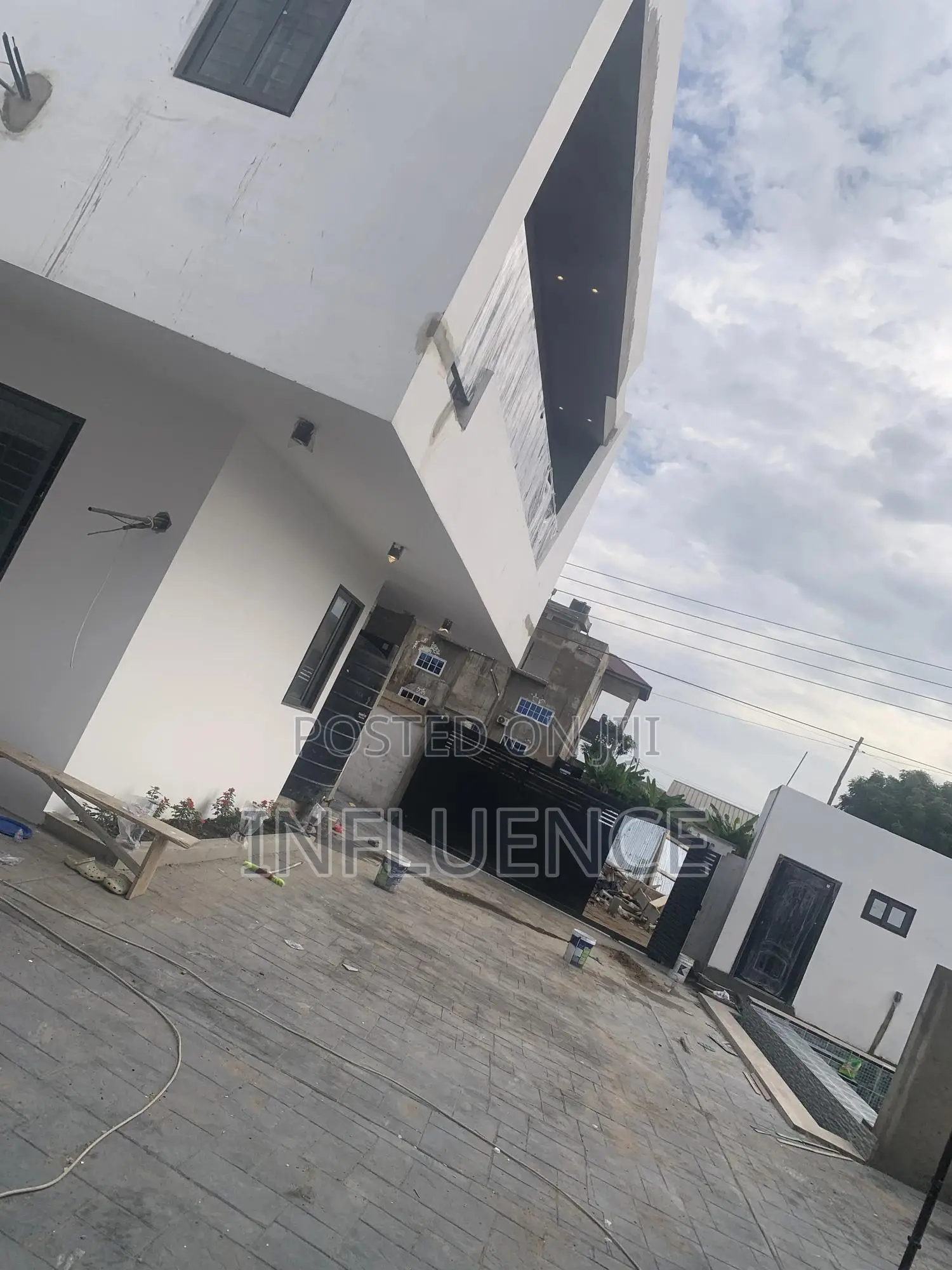 3bdrm House in Botwe, East Legon for sale
