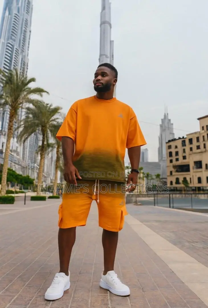 Men’S Casual Short Sleeved T - Shirt Shorts Set.