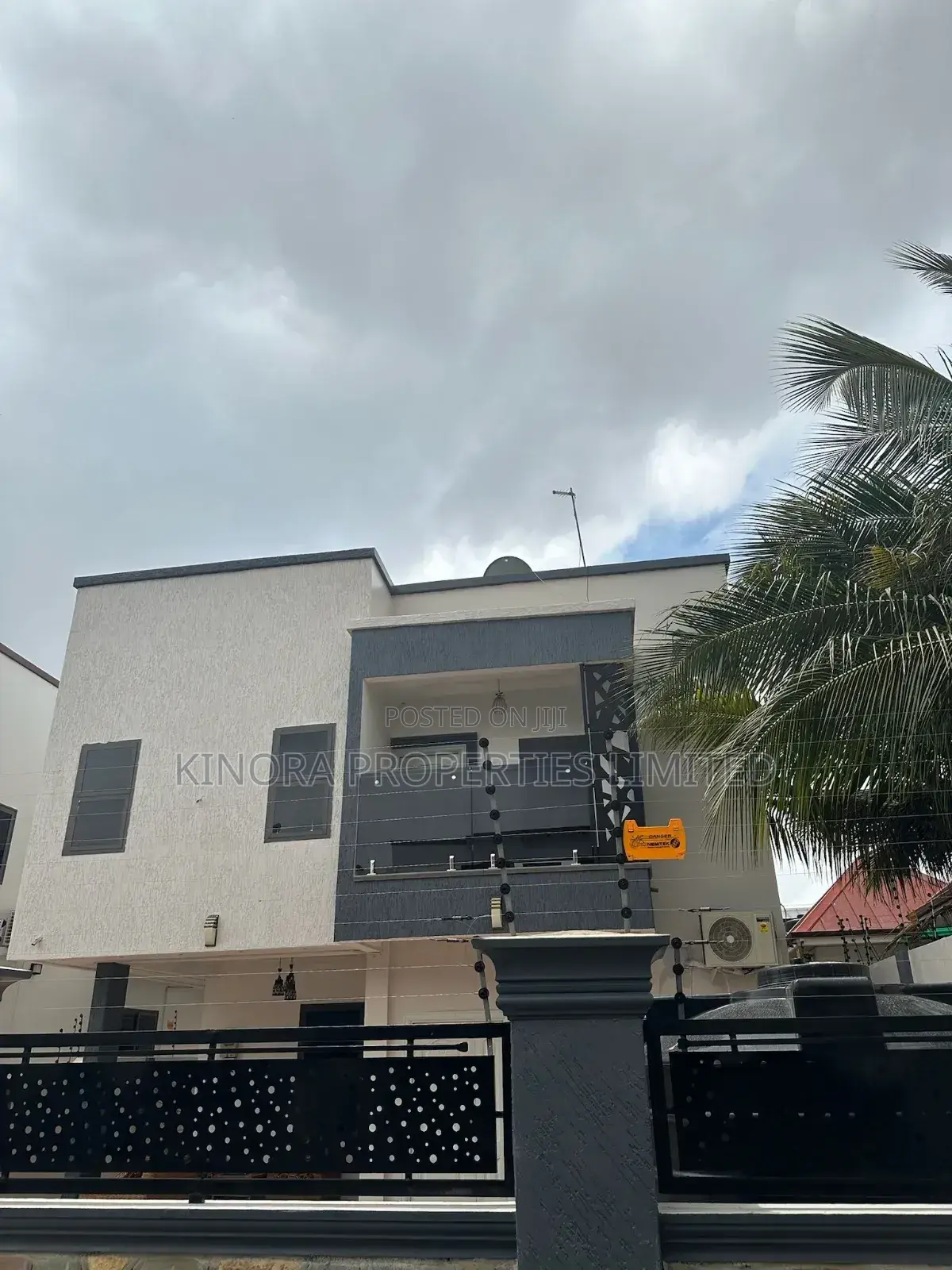 Furnished 4bdrm Duplex in Community 18, Tema Metropolitan for sale