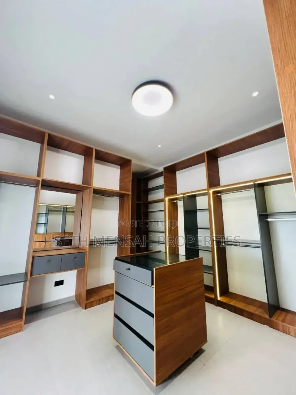 5bdrm House in Oyarifa for sale