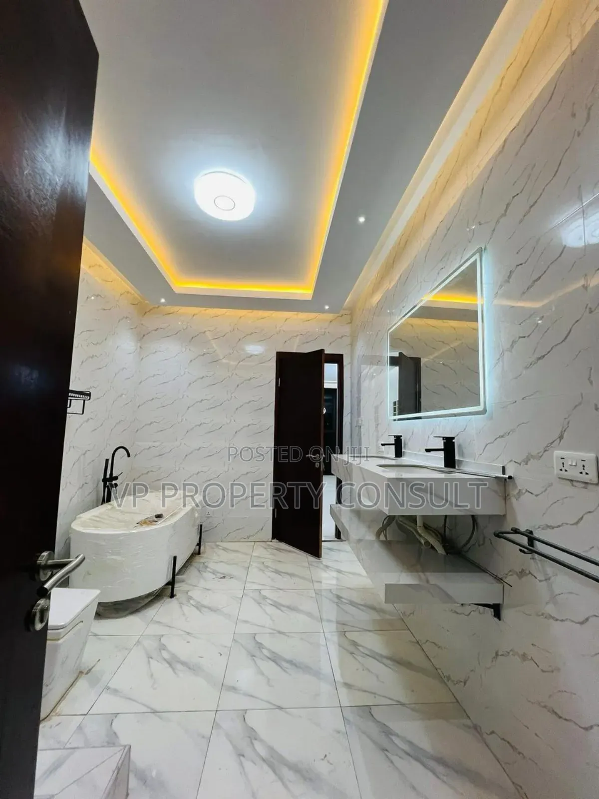 4bdrm House in East Legon for sale