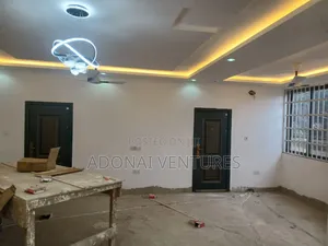 6bdrm House in Nyankyreniase, Kumasi Metropolitan for sale