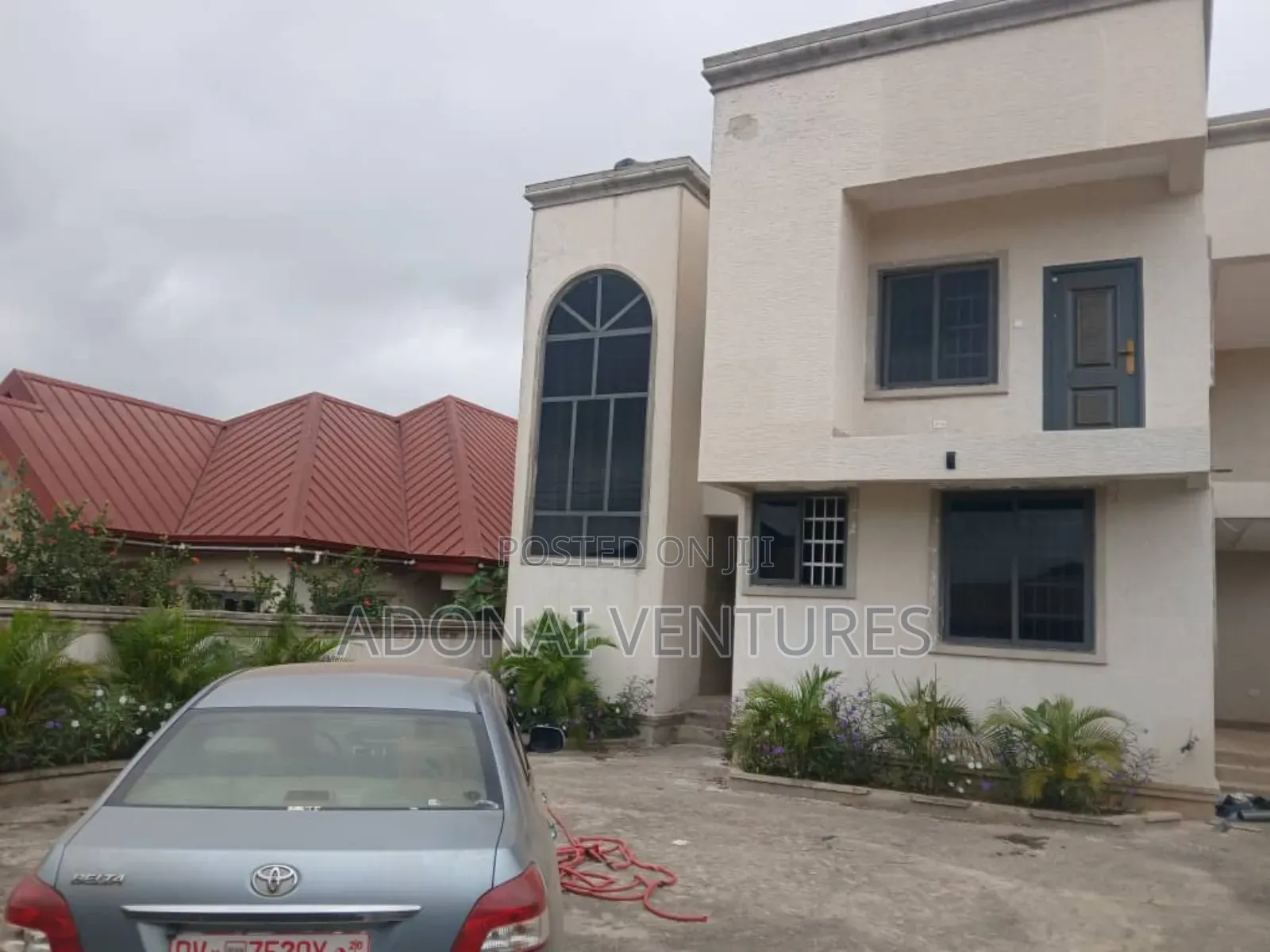 6bdrm House in Nyankyreniase, Kumasi Metropolitan for sale