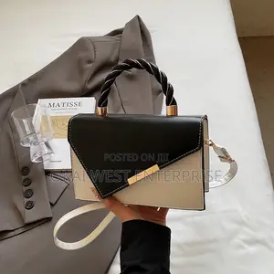 Contrast Niche Design Beautiful Handbags