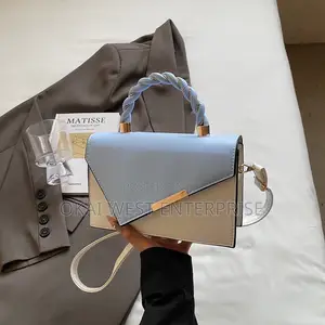 Contrast Niche Design Beautiful Handbags