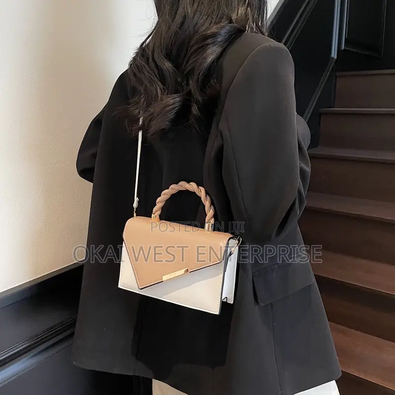 Contrast Niche Design Beautiful Handbags