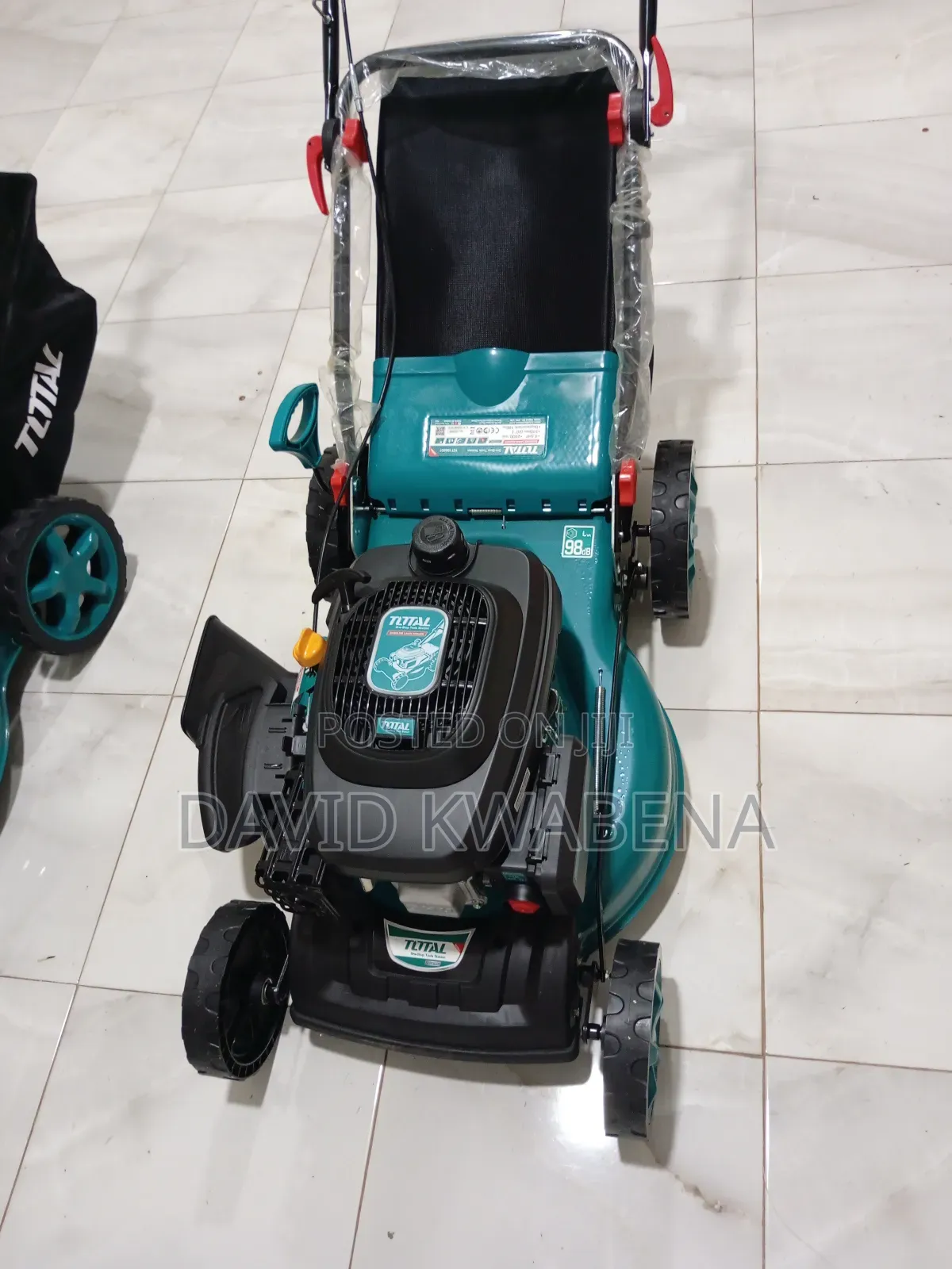 Total Gasoline Lawnmower 196cc