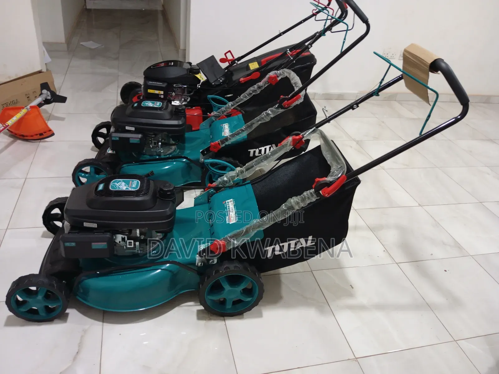Total Gasoline Lawnmower 196cc