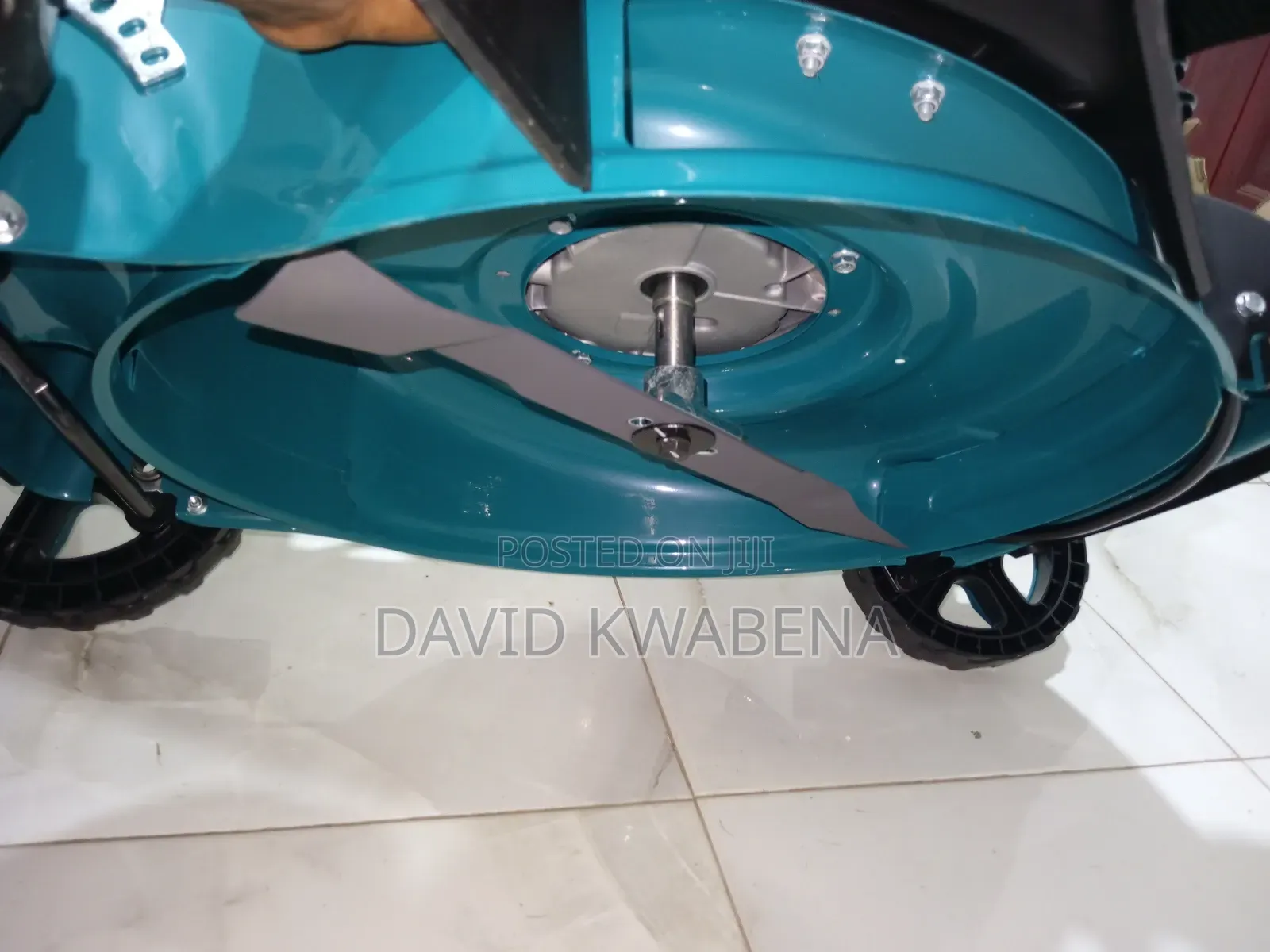 Total Gasoline Lawnmower 196cc
