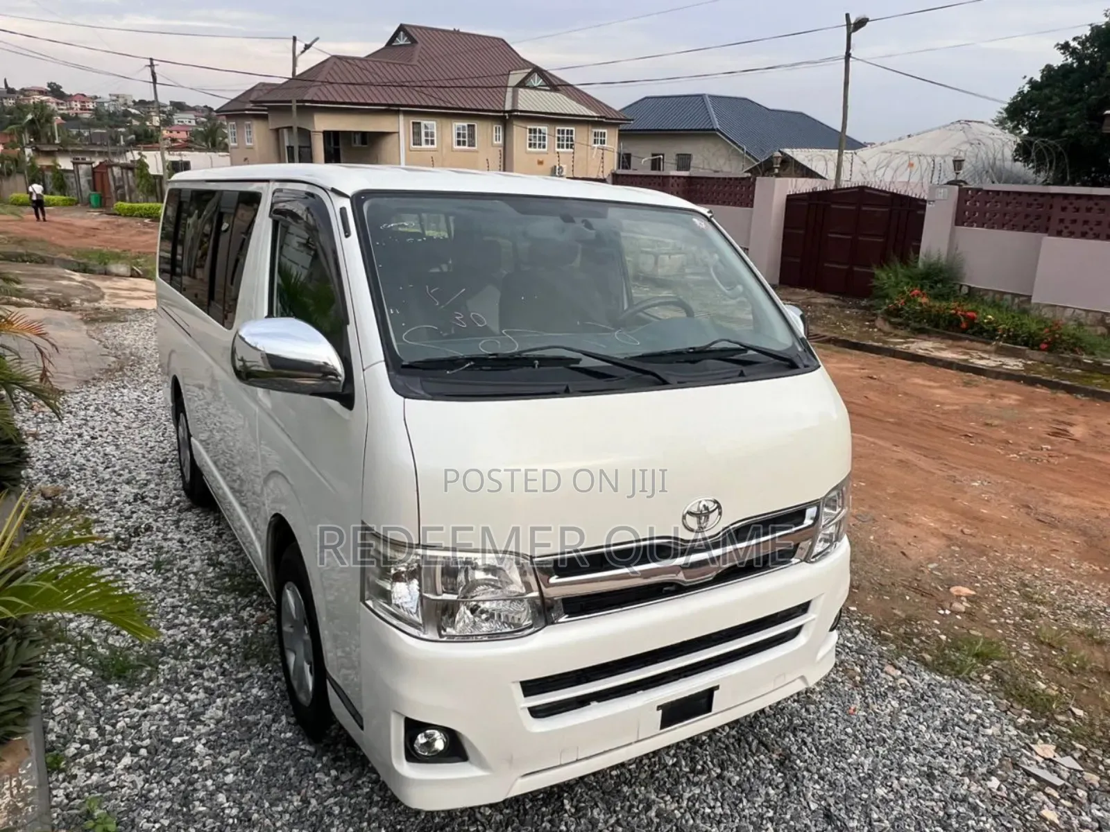 Toyota HiAce 2011 White