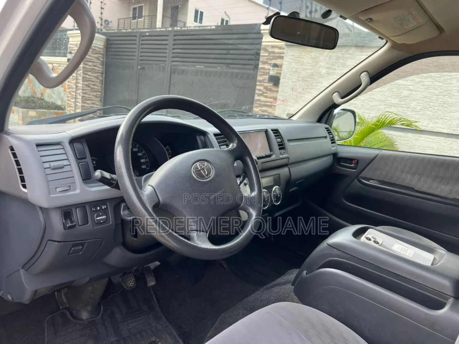 Toyota HiAce 2011 White