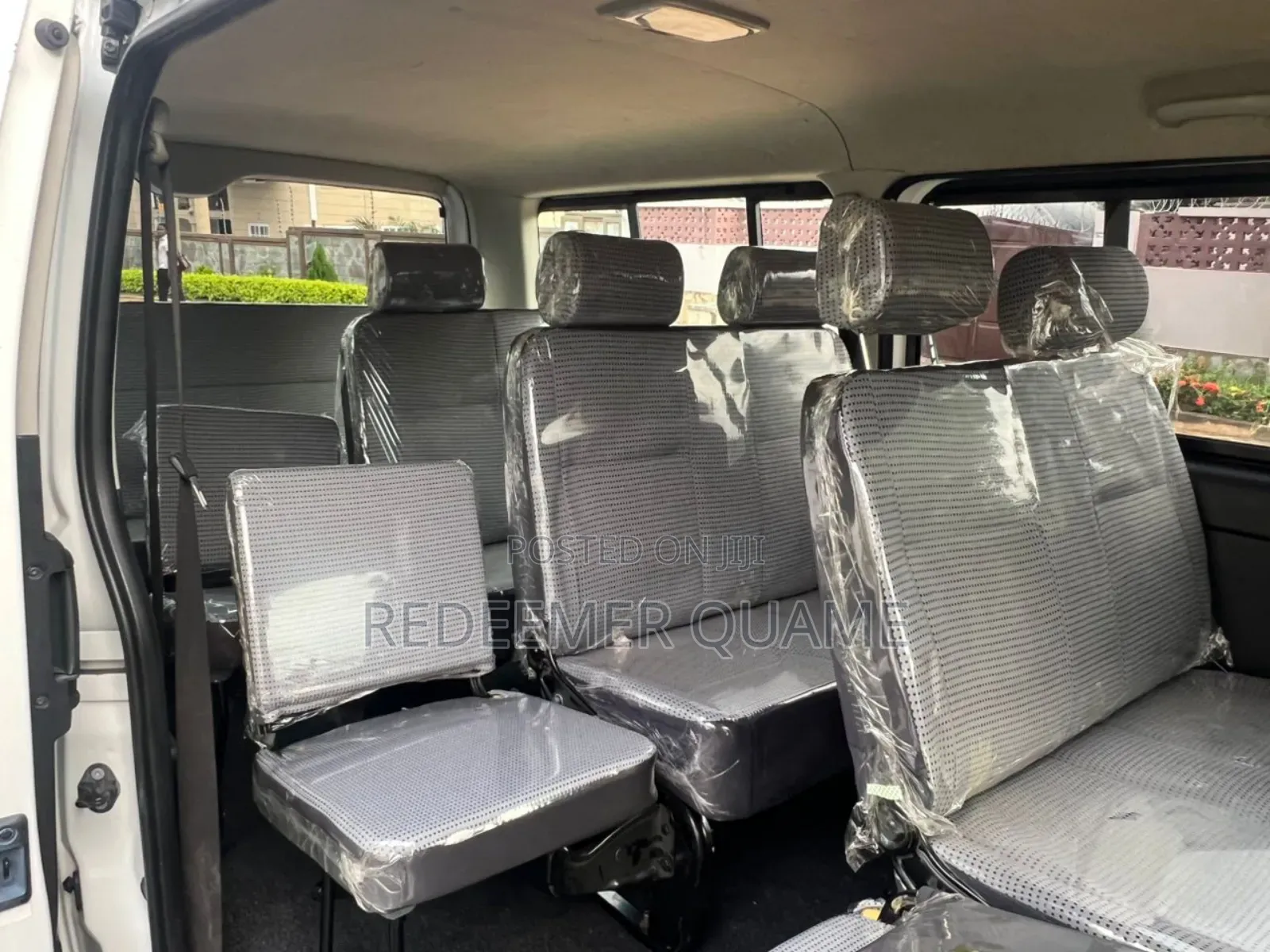 Toyota HiAce 2011 White