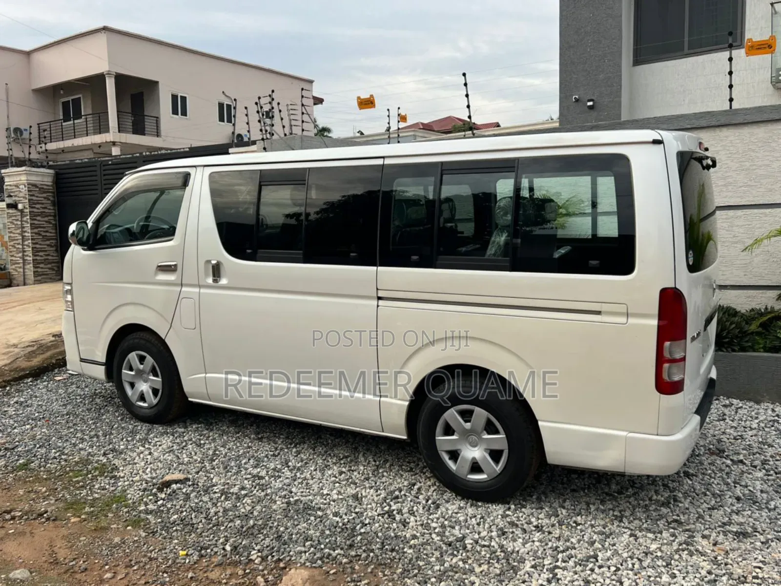 Toyota HiAce 2011 White