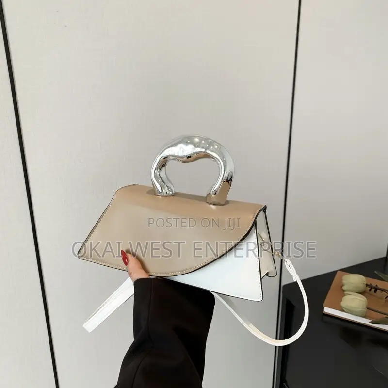 Personality Cross-Body Causal Bags