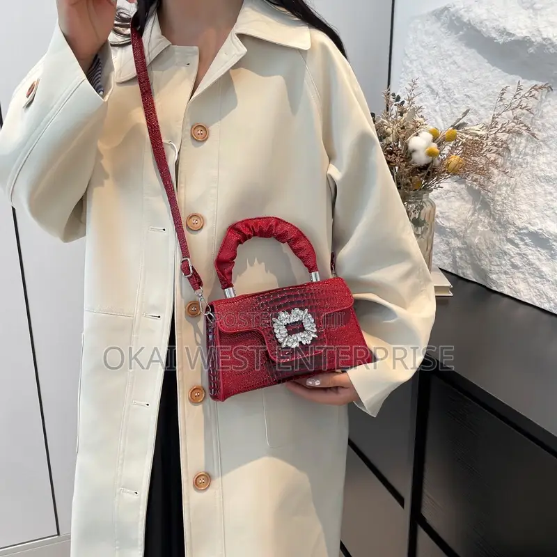 Fashionable Cross-Body Bag