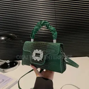 Fashionable Cross-Body Bag