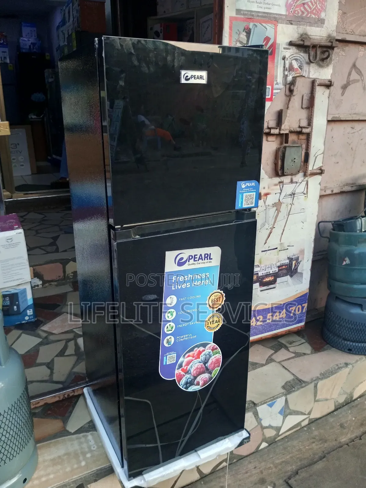 Pear Fridge /.Black Glass Door - 136 Litres
