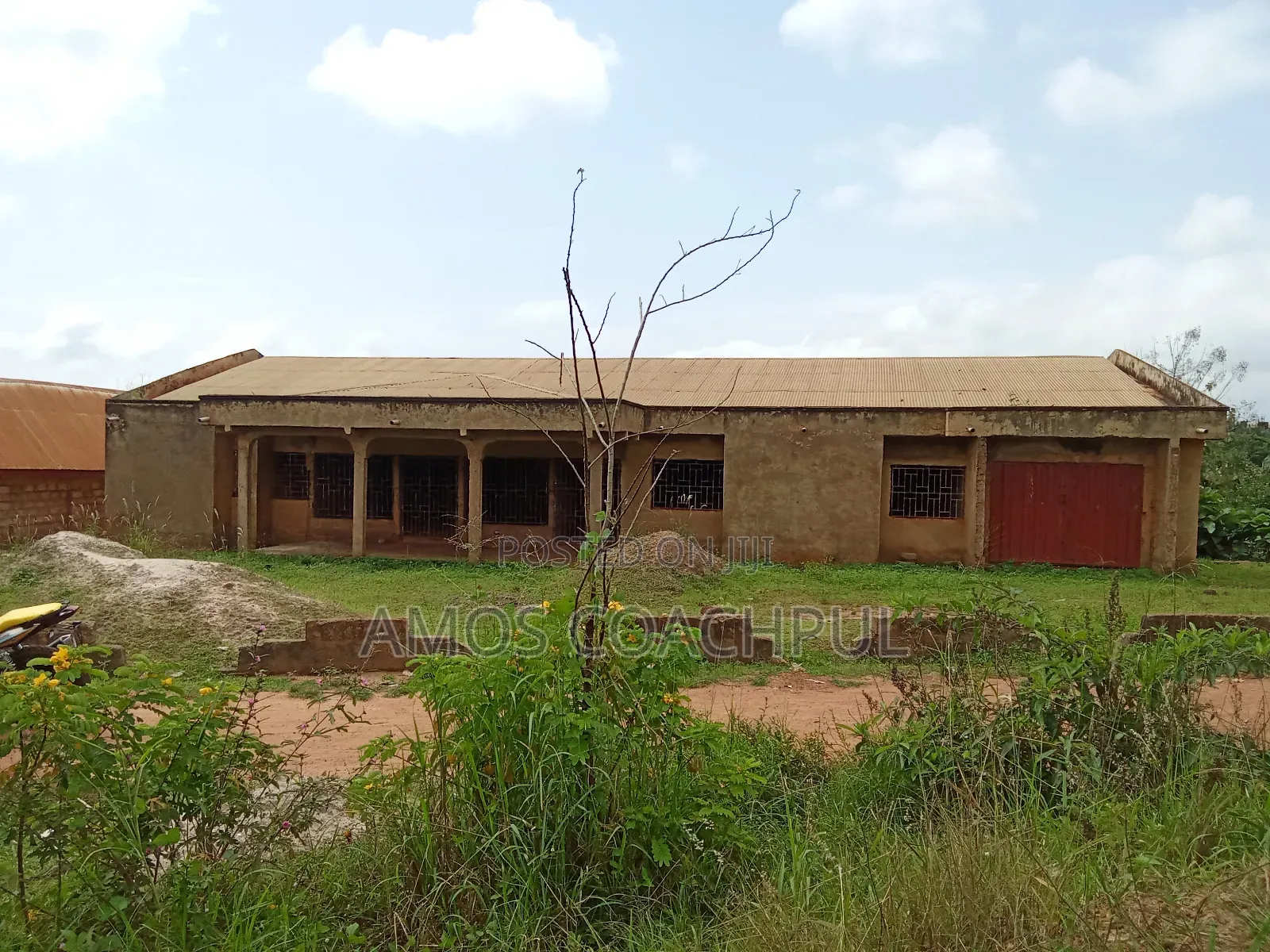 7bdrm Mansion in Yawhima Shooting, Sunyani Municipal for sale