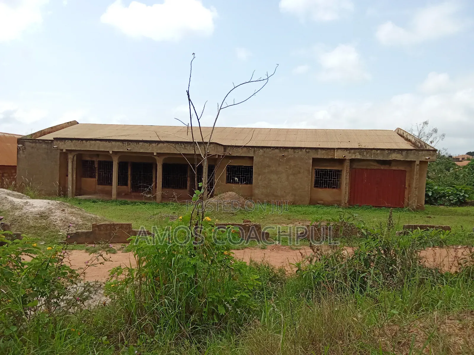 7bdrm Mansion in Yawhima Shooting, Sunyani Municipal for sale