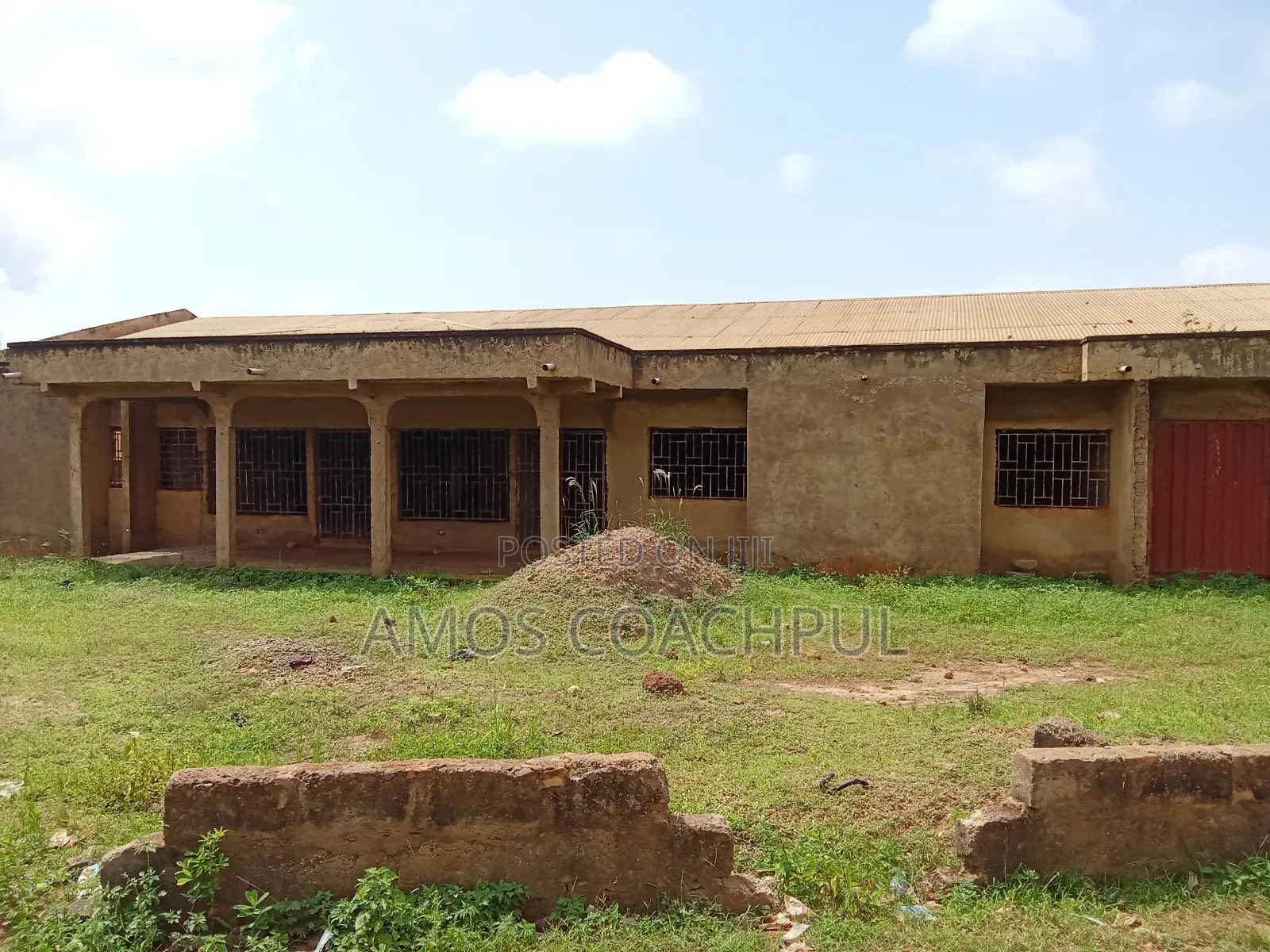 7bdrm Mansion in Yawhima Shooting, Sunyani Municipal for sale