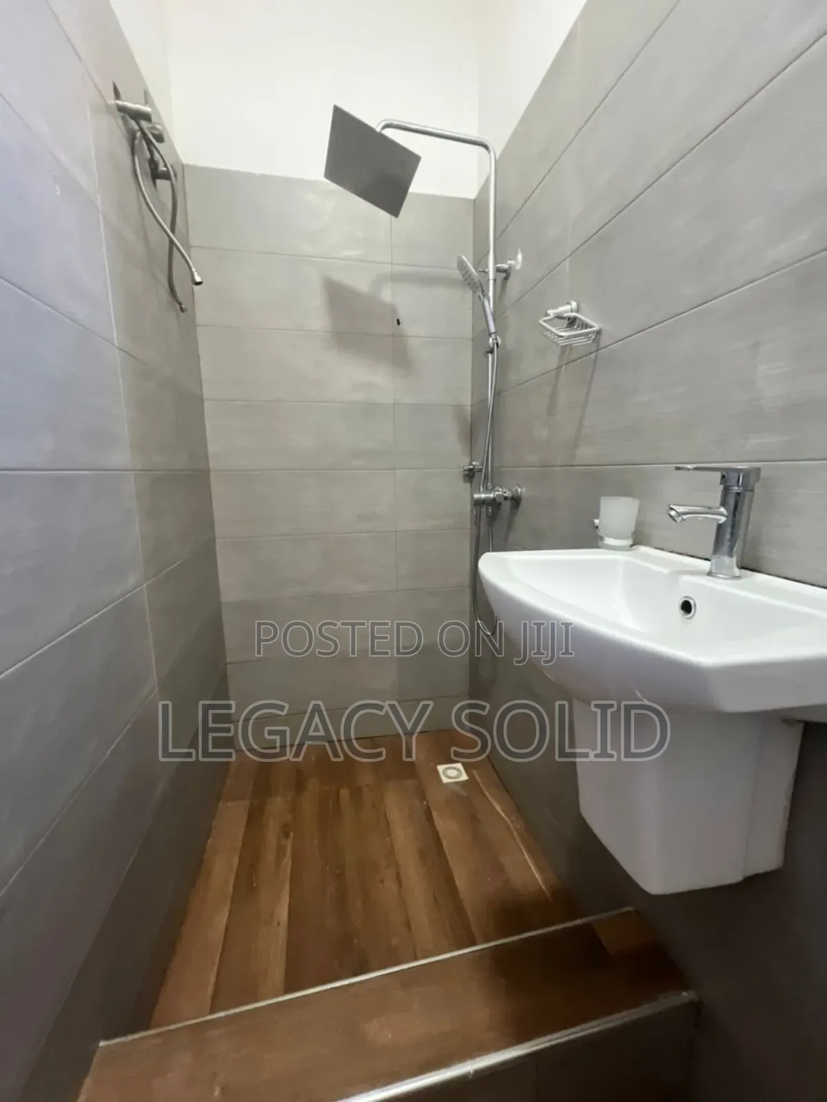 3bdrm Townhouse / Terrace in Legacy Solid Real, Tseaddo for rent