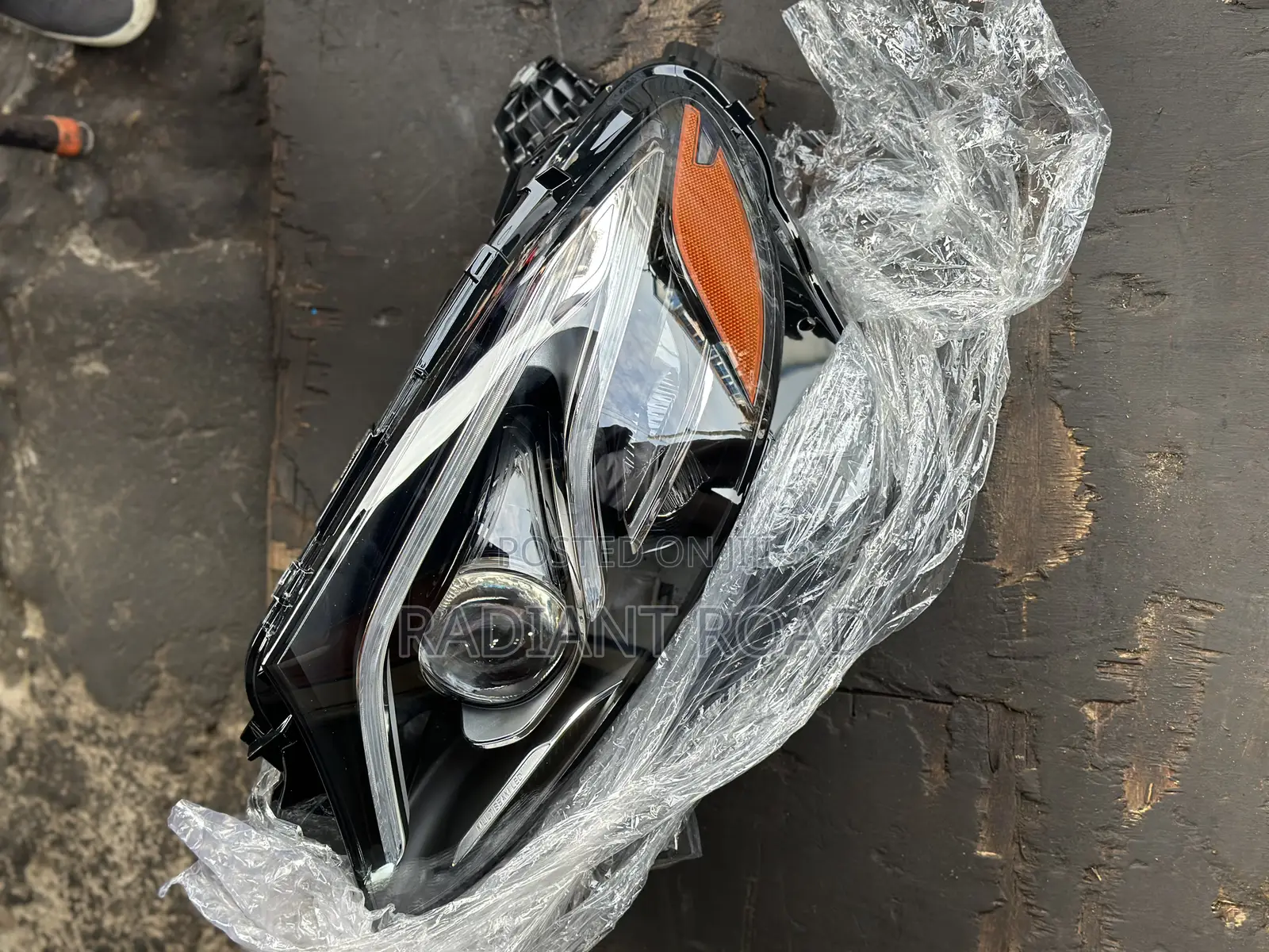 Mercedes Benz E300 2018 Headlight