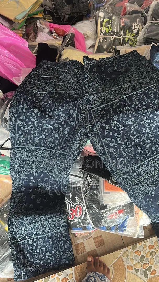 Baggy Jeans/Pants