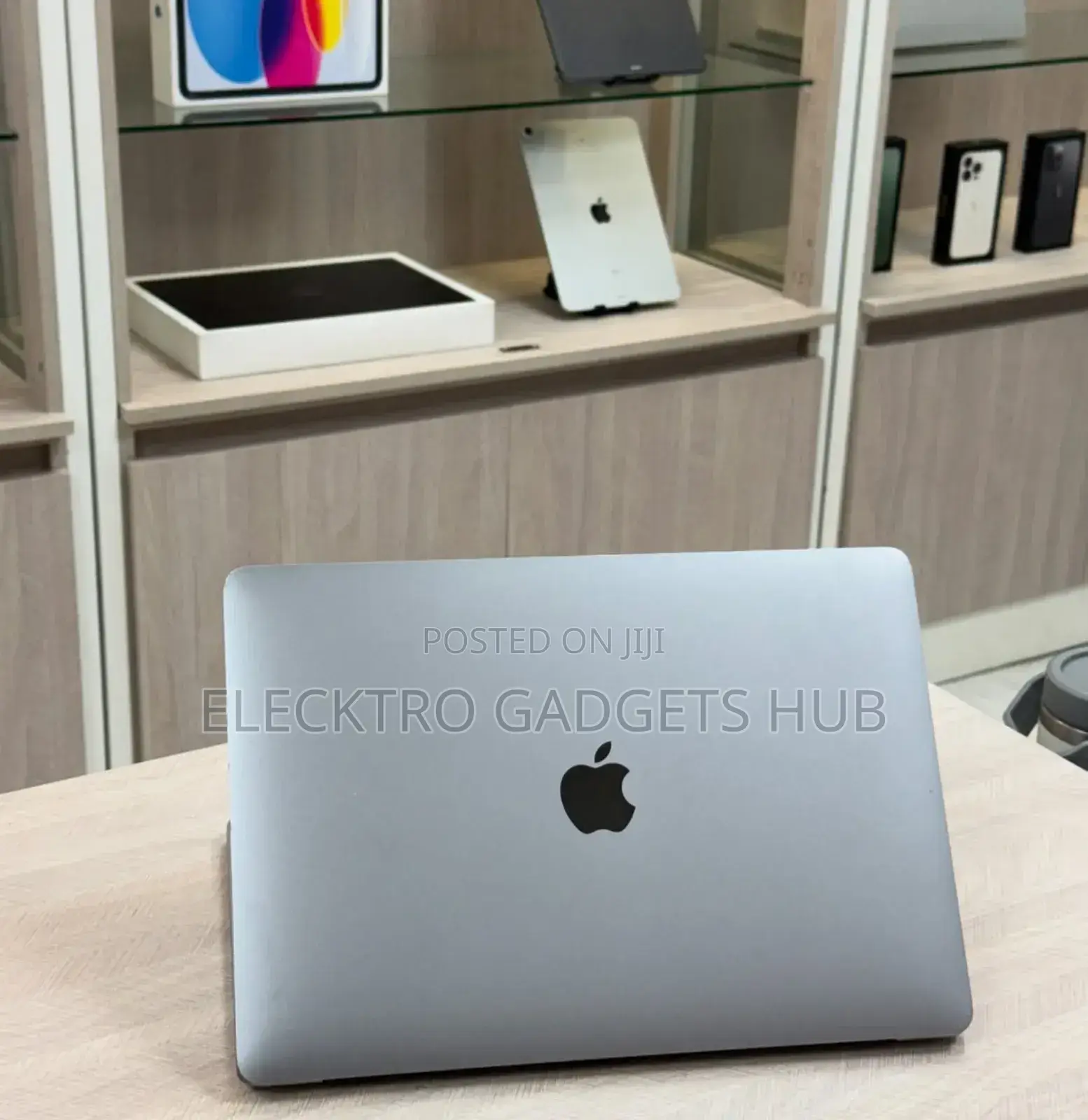 Laptop Apple MacBook Pro 2020 16GB Apple M1 SSD 512GB