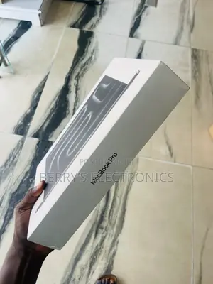 New Laptop Apple MacBook Pro 2024 M4 14-Inch 16GB Apple M4 SSD 512GB