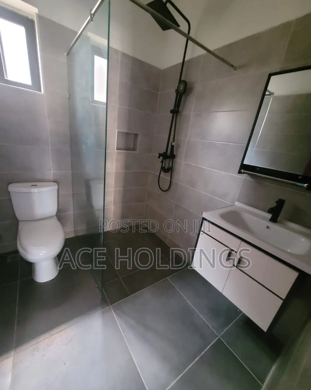 4bdrm House in Lakeside for sale