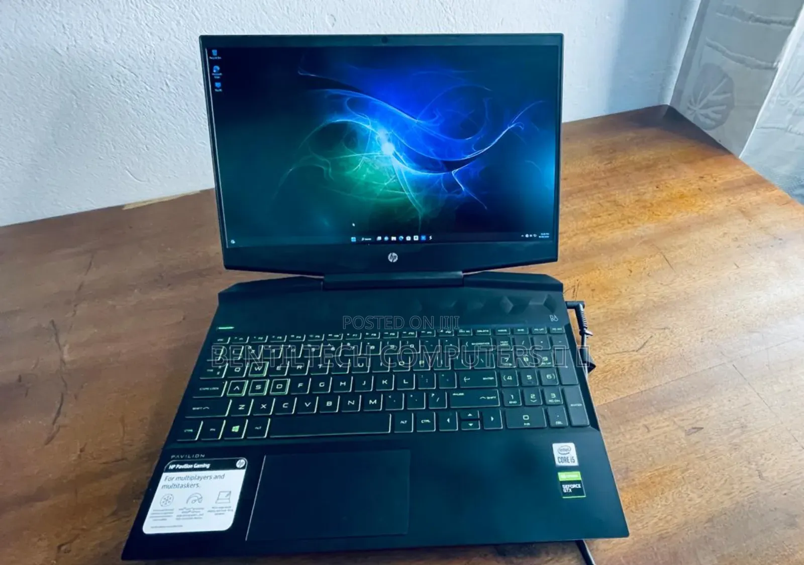 New Laptop HP Pavilion 15 8GB Intel Core i5 SSD 256GB